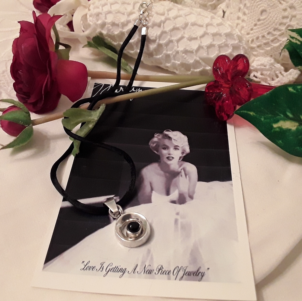 VTG.925 STERLING BLACK ONYX W/SATIN CORD NECKLACE